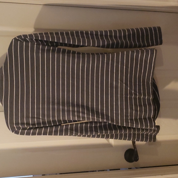 Nursing cross front top - Picture 2 of 4